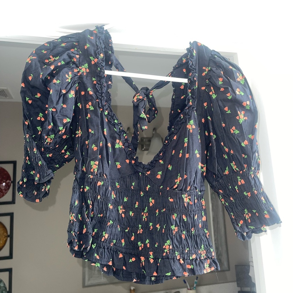 Urban outfitters size small cute top